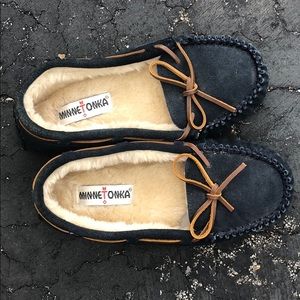 Minnetonka Slippers